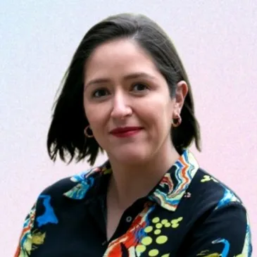 Ginecologista e fetóloga, Especialista em Biodesign (Galway). Fez carreira internacional como pesquisadora e atualmente desenvolve soluções em empresas de tecnologia médica sediadas na Irlanda